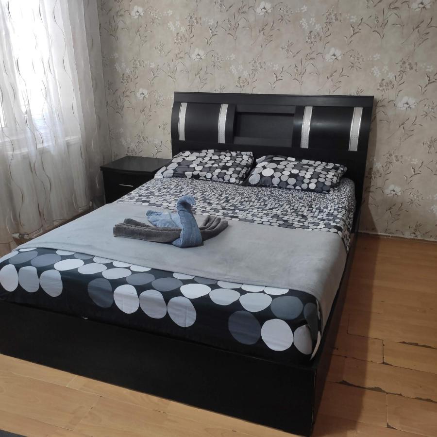 Enjoy The Hostel Batumi Exterior photo