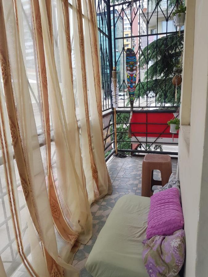 Enjoy The Hostel Batumi Exterior photo