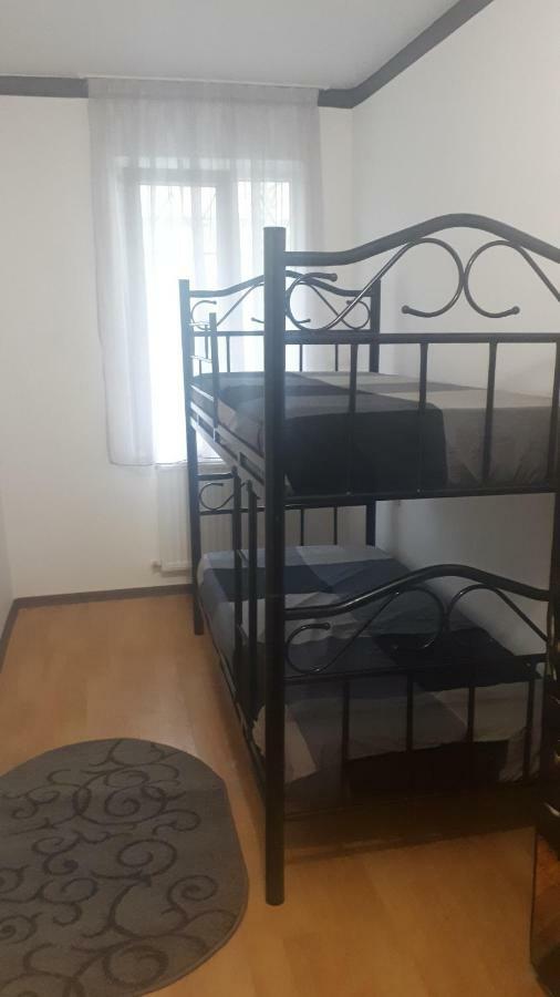 Enjoy The Hostel Batumi Exterior photo